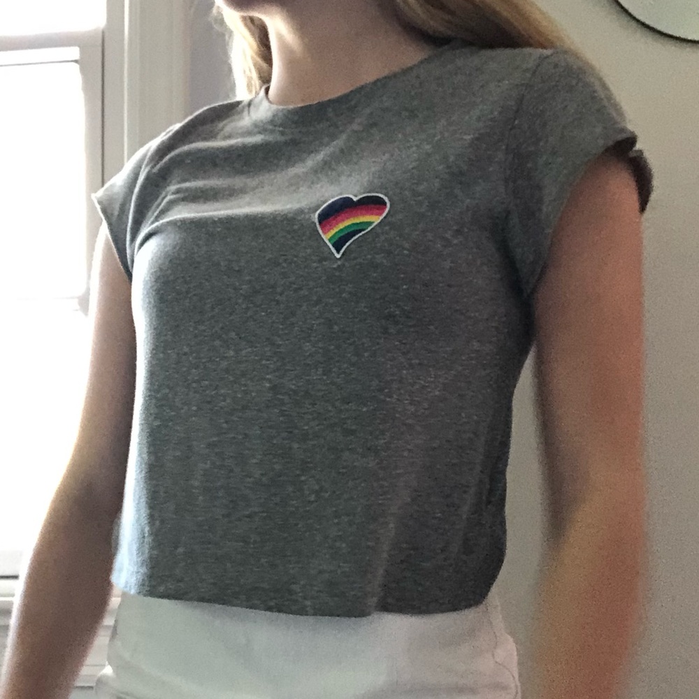 urban outfitters rainbow heart t-shirt